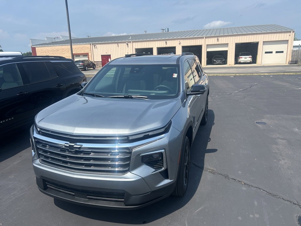 2026 Chevrolet Traverse photo 3