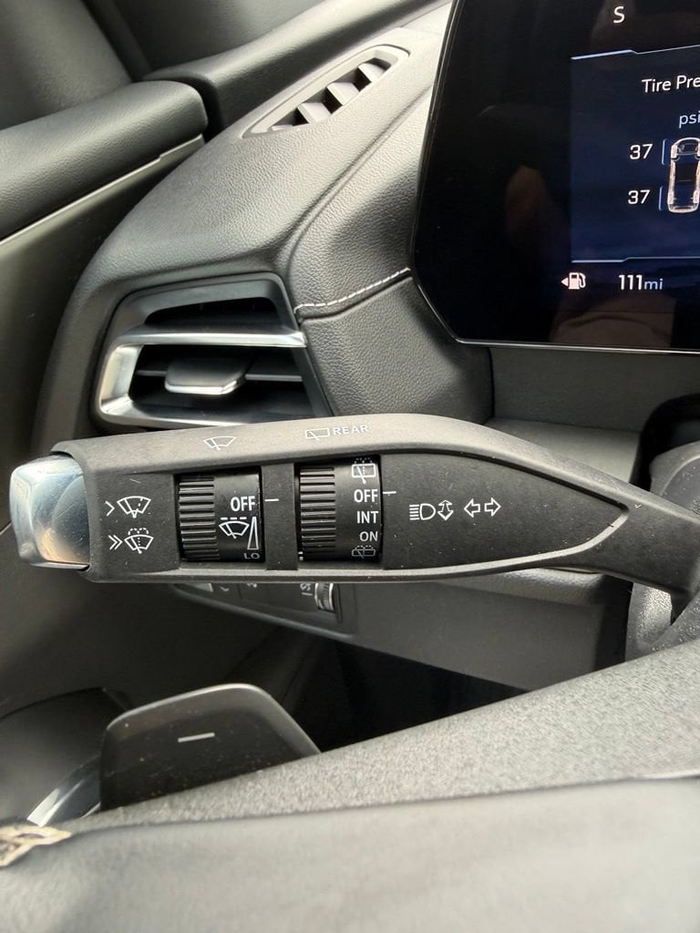 2025 Chevrolet Traverse LT - Photo 27