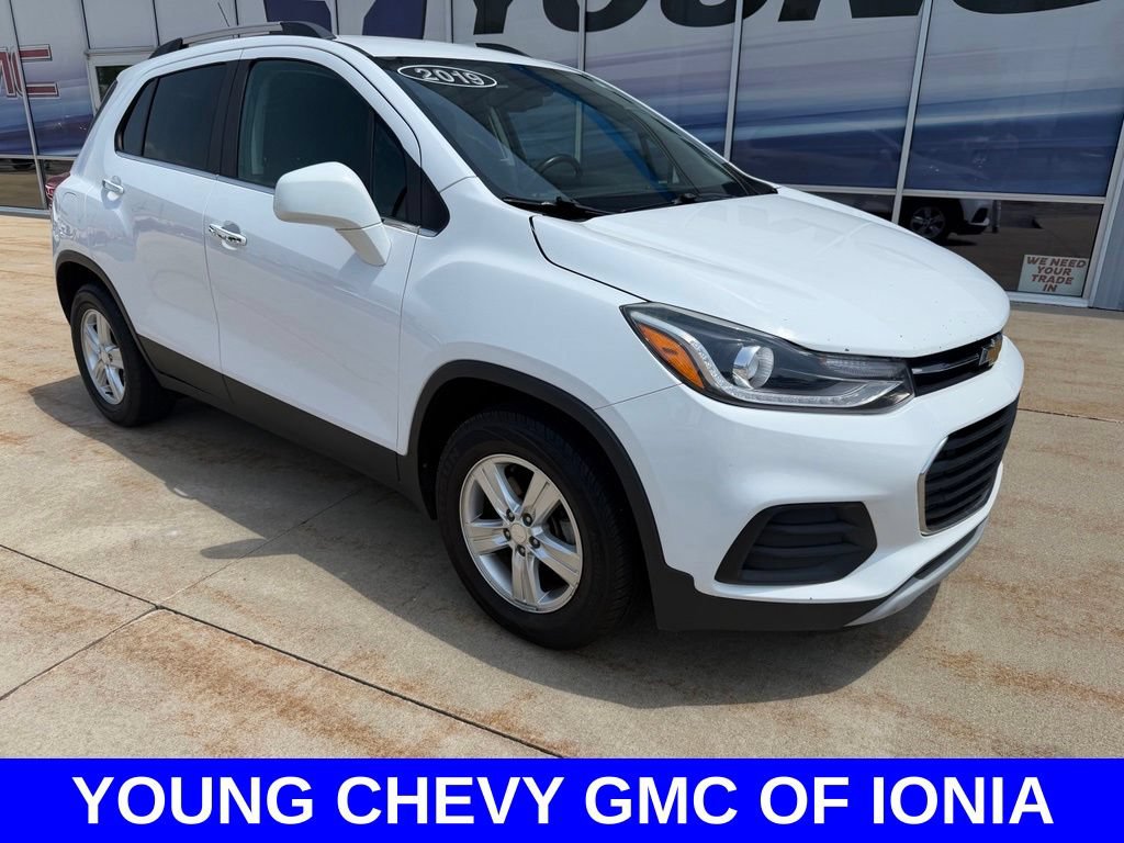 Used 2019 Chevrolet Trax LT with VIN 3GNCJLSB5KL255590 for sale in Ionia, MI