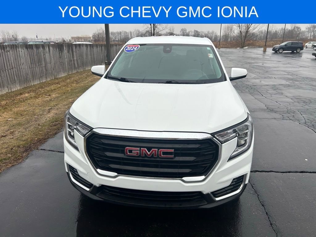 Used 2024 GMC Terrain SLE SUV