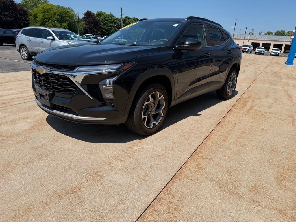 2025 Chevrolet Trax LT - Photo 7