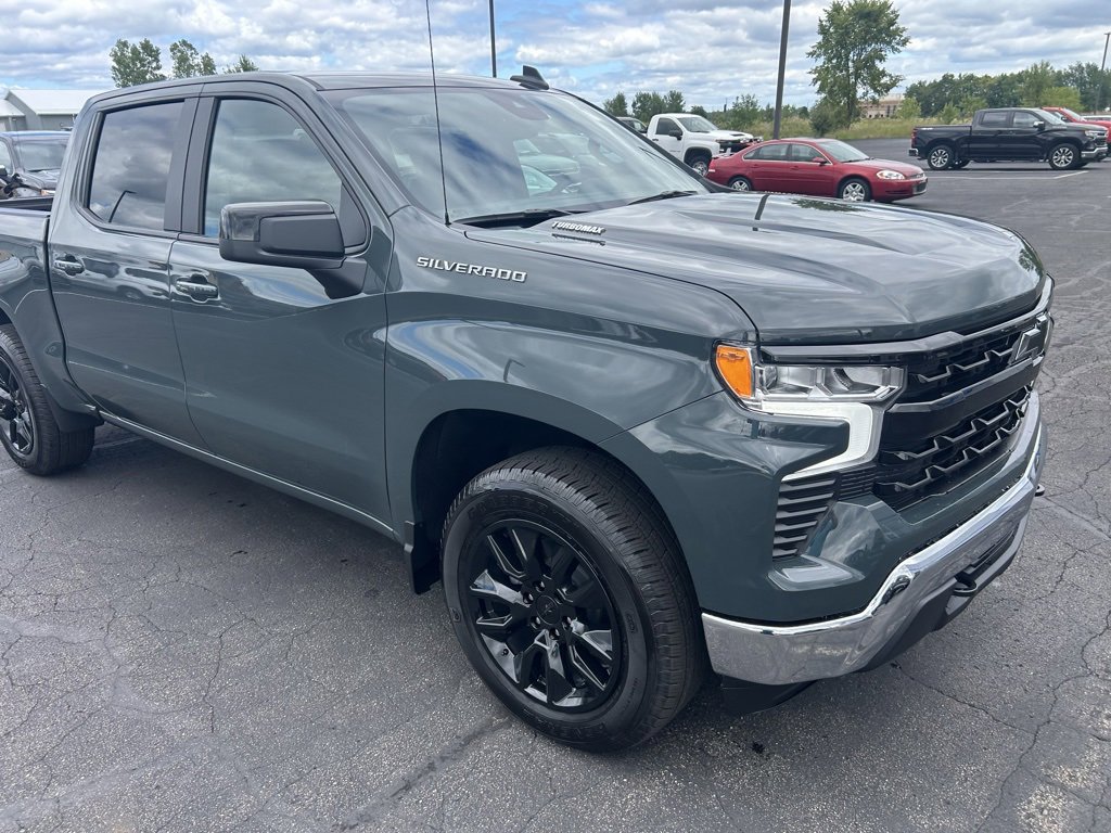 2026 Chevrolet Silverado 1500 LT photo 2