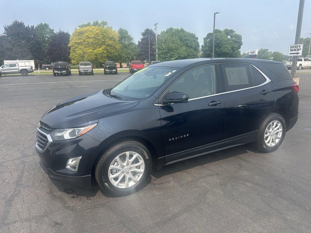 2020 Chevrolet Equinox LT photo 2