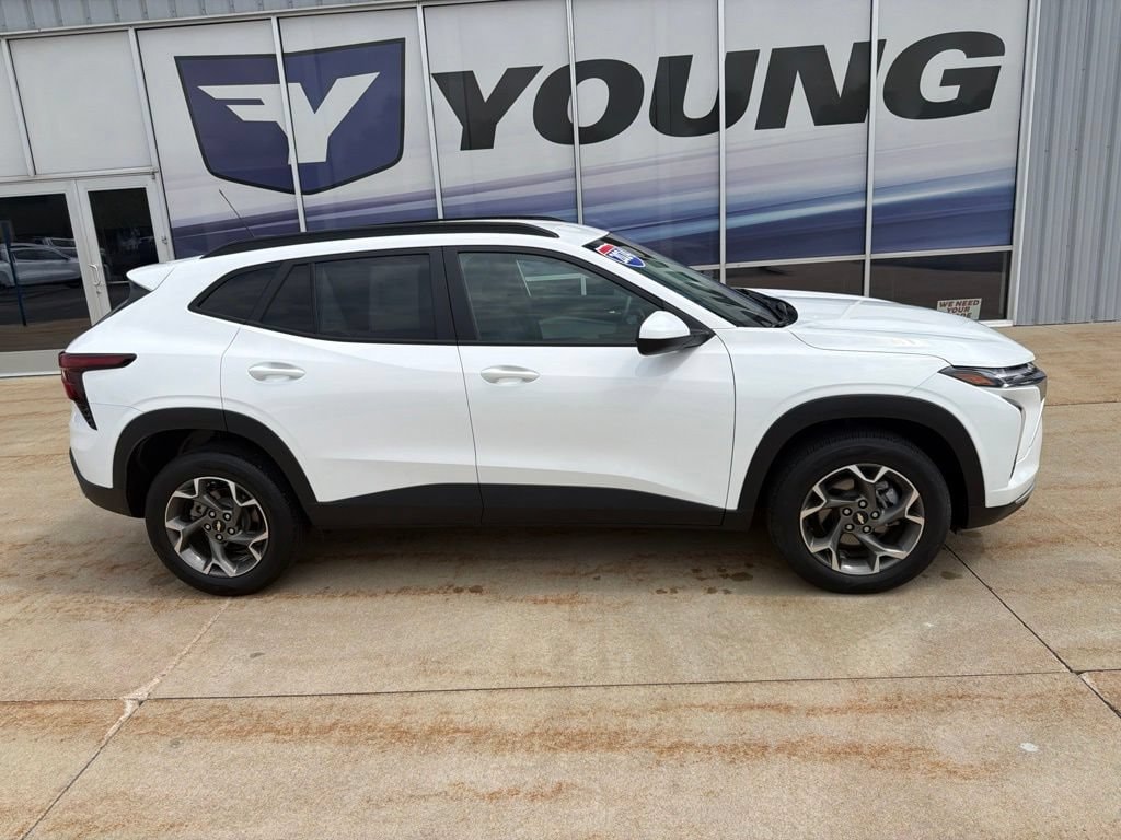 Used 2024 Chevrolet Trax LT SUV