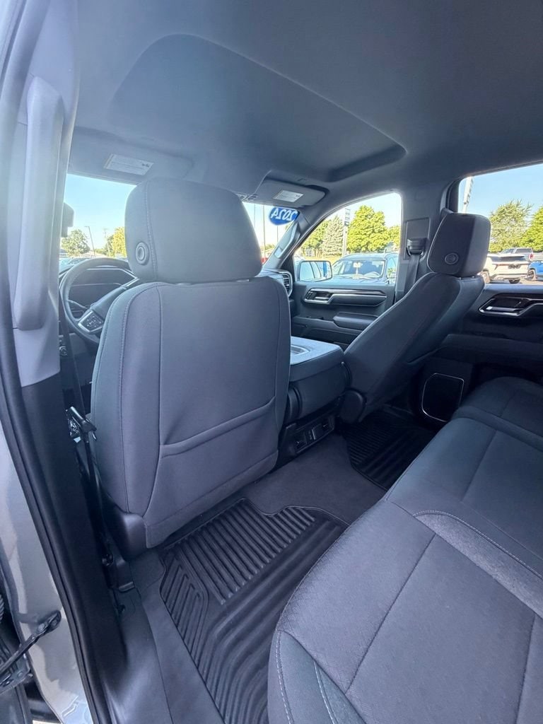 2024 Chevrolet Silverado 1500 LT - Photo 11