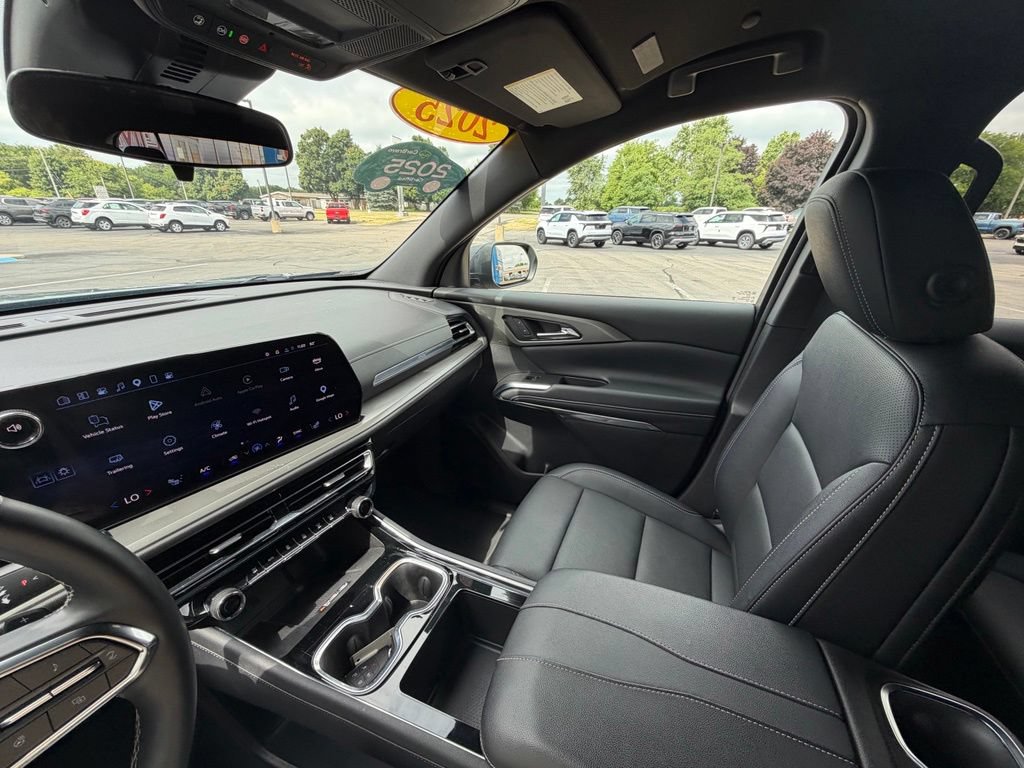 2025 Chevrolet Traverse LT - Photo 19