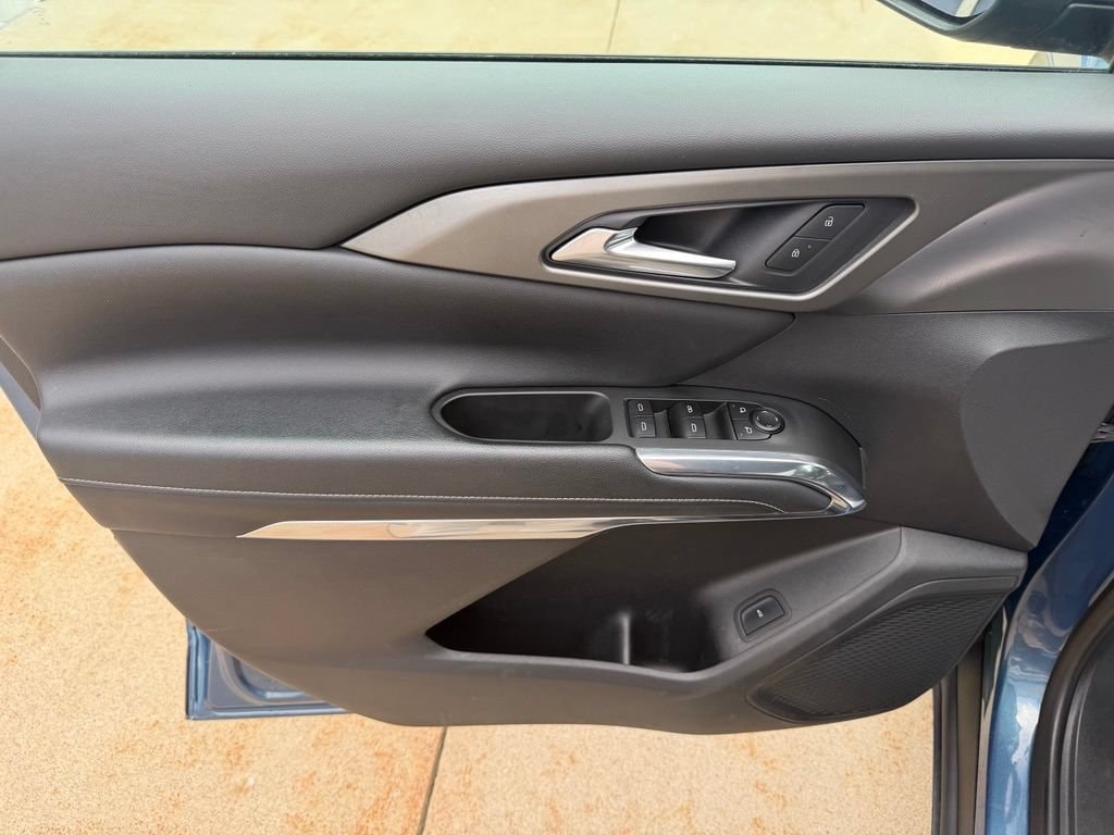 2025 Chevrolet Traverse LT - Photo 16