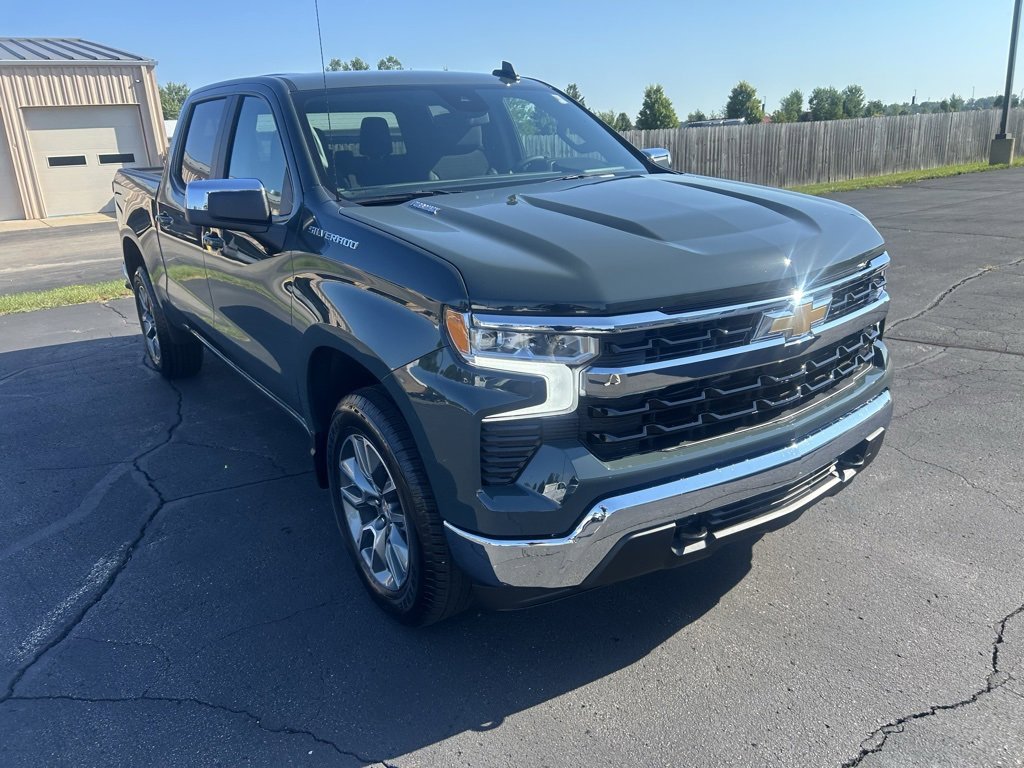 2026 Chevrolet Silverado 1500 LT photo 3