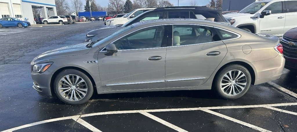 2017 Buick LaCrosse Essence's photo