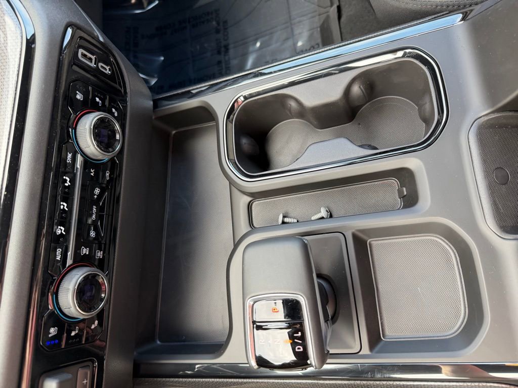 2026 Chevrolet Silverado 1500 ZR2 - Photo 18