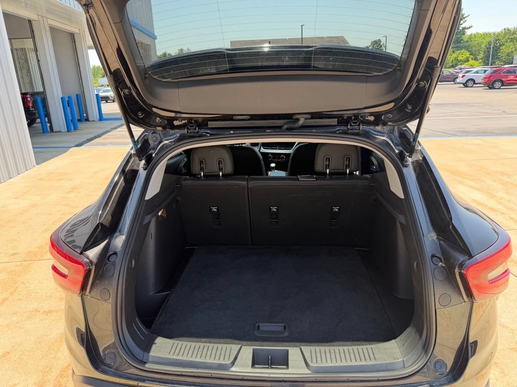 2025 Chevrolet Trax LT - Photo 9