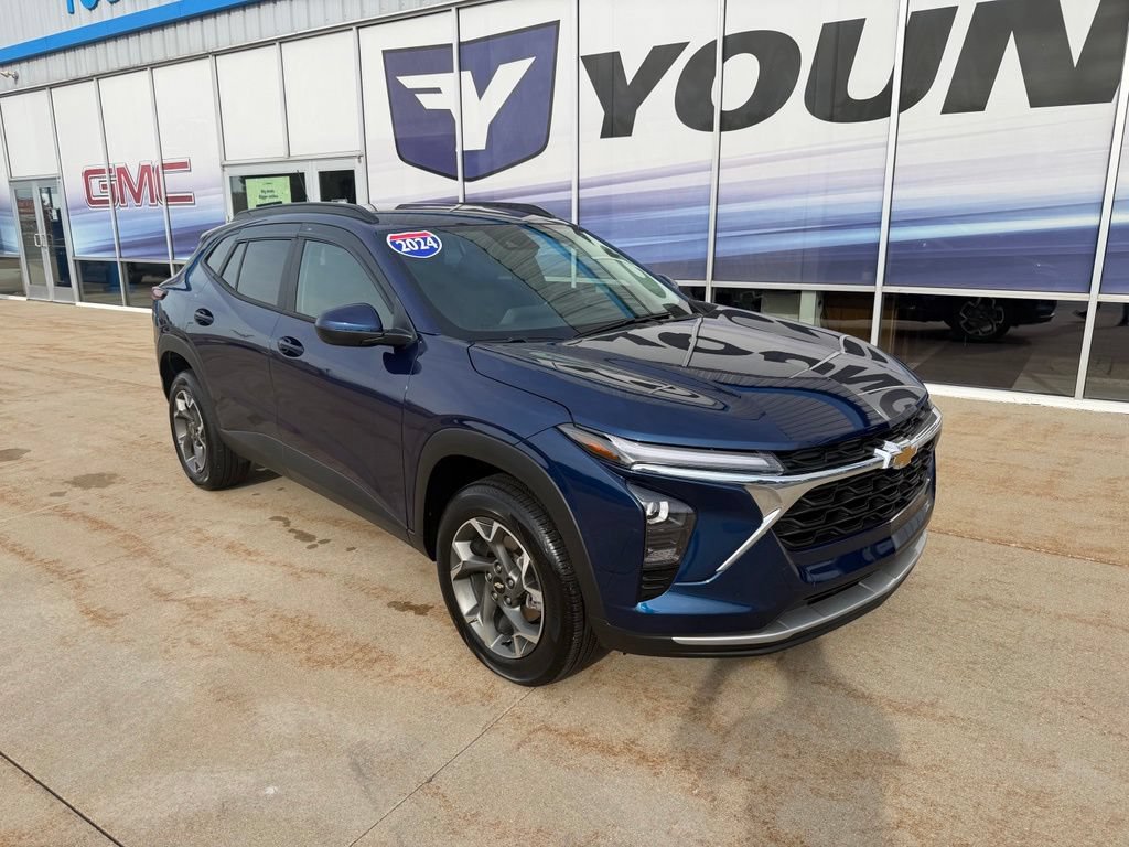 Used 2024 Chevrolet Trax LT with VIN KL77LHE2XRC186671 for sale in Ionia, MI