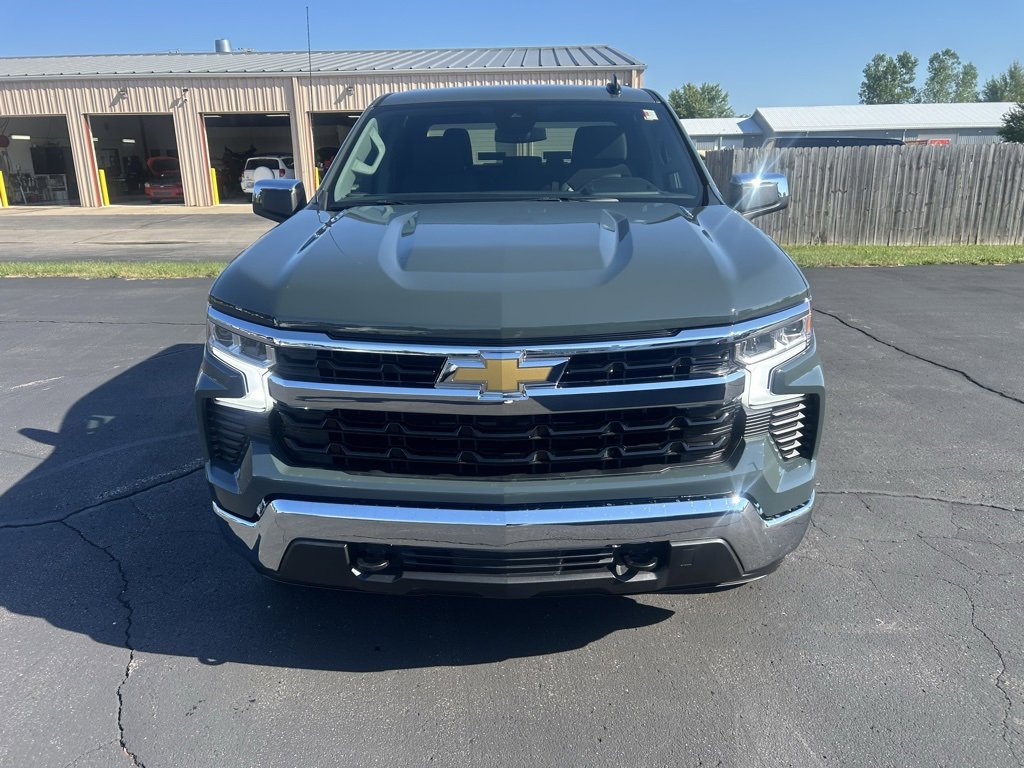 2026 Chevrolet Silverado 1500 LT photo 2