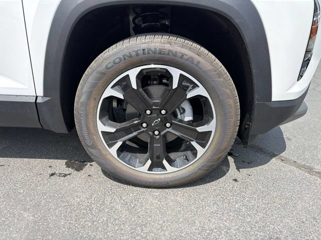 2027 Chevrolet Equinox LT - Photo 9