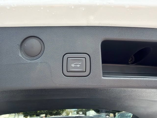 2027 Chevrolet Equinox LT - Photo 12