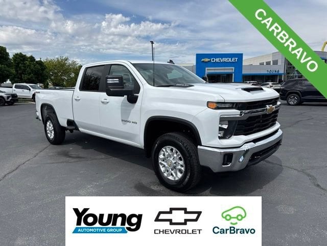 2025 Chevrolet Silverado HD LT 4WD Crew Cab Standard Box's photo