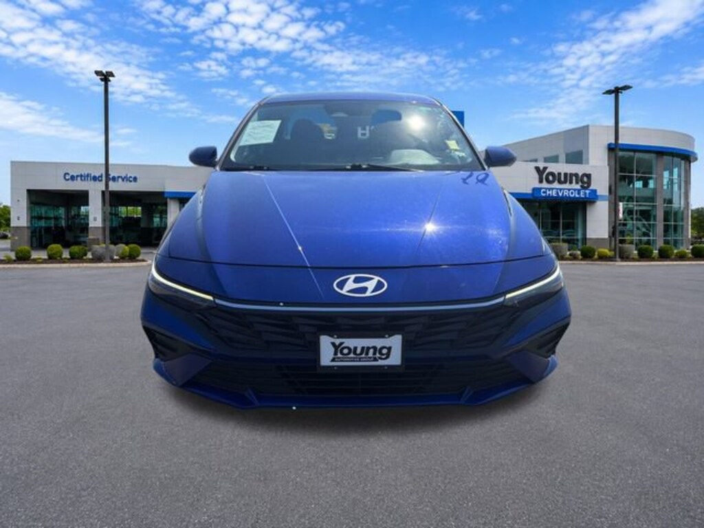 Used 2024 Hyundai Elantra SE Sedan