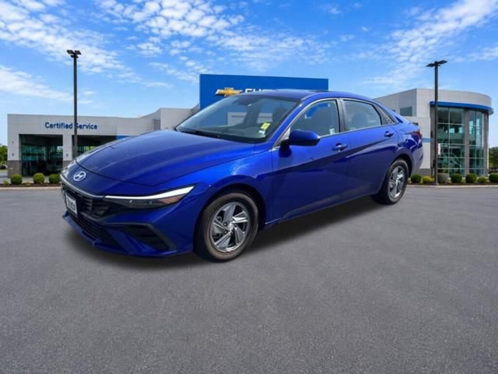 Used 2024 Hyundai Elantra SE Sedan