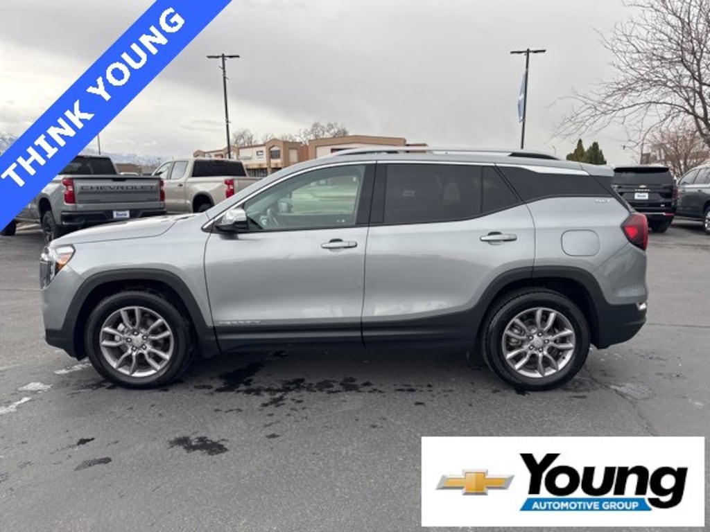 Used 2024 GMC Terrain SLT SUV