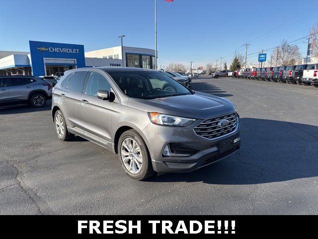 2021 Ford Edge Titanium's photo