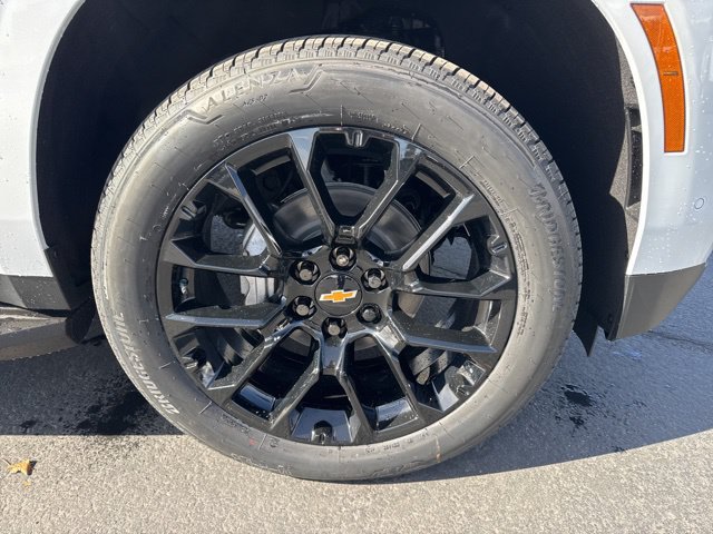 2026 Chevrolet Suburban Premier - Photo 9