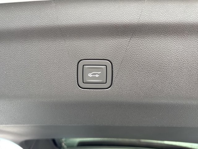 2026 Chevrolet Suburban Premier - Photo 14