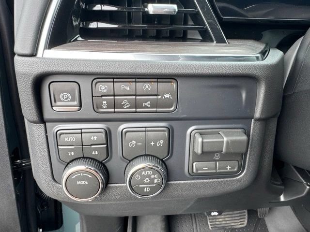 2026 Chevrolet Suburban Z71 - Photo 27