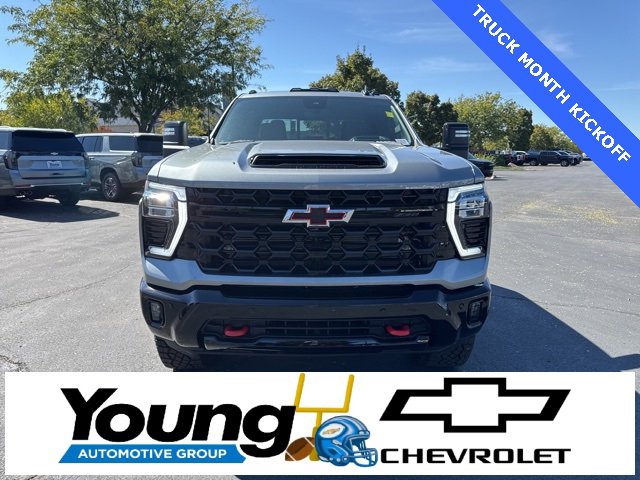 2026 Chevrolet Silverado 2500HD ZR2 photo 2