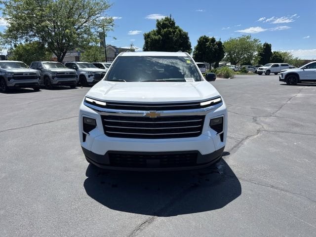 2026 Chevrolet Traverse LT - Photo 2
