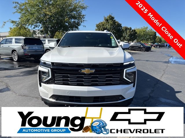 2025 Chevrolet Suburban High Country photo 2