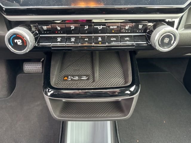 2027 Chevrolet Bolt RS - Photo 25