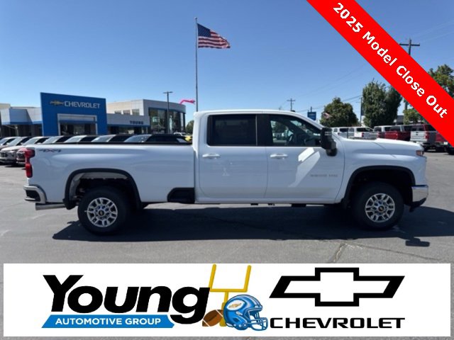 2025 Chevrolet Silverado 2500HD LT photo 3