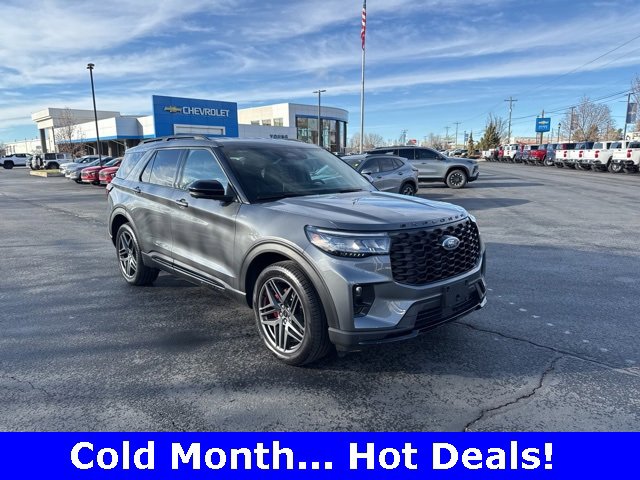 2025 Ford Explorer ST-LINE's photo