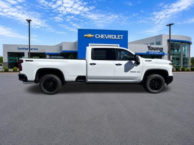 2026 Chevrolet Silverado 3500HD LTZ - Photo 9