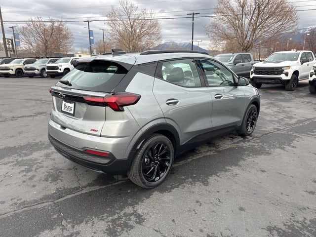 2027 Chevrolet Bolt RS - Photo 7