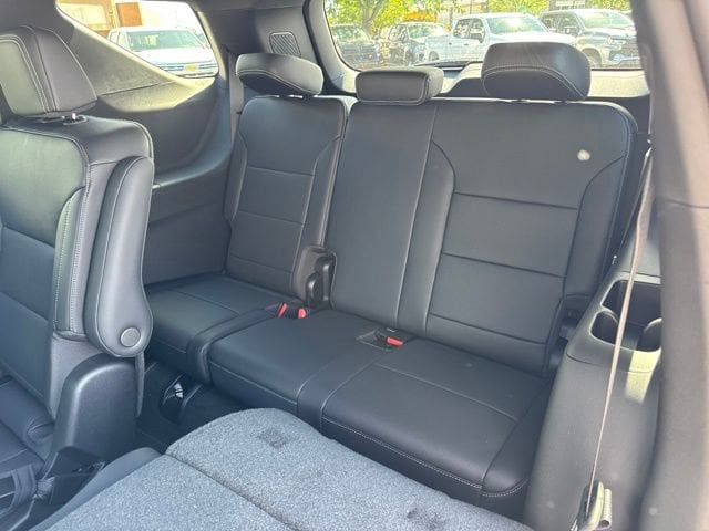 2027 Chevrolet Traverse LT - Photo 16