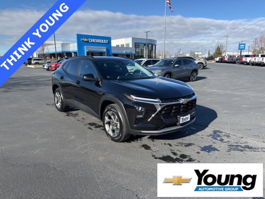 Used 2025 Chevrolet Trax LT SUV