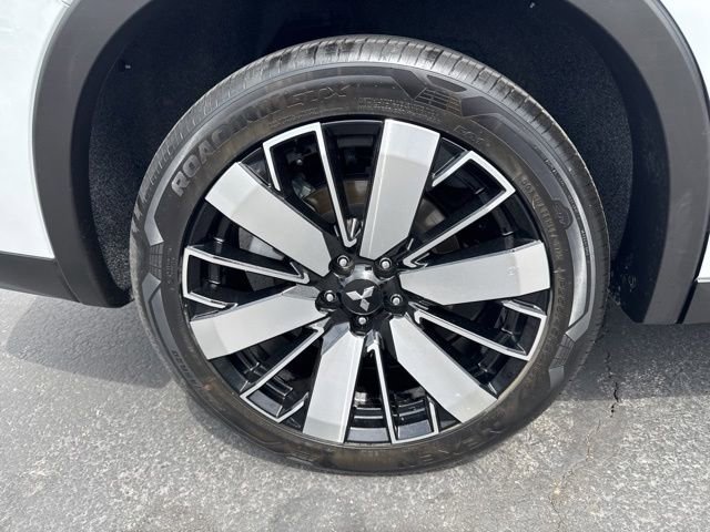 2025 Mitsubishi Outlander SE - Photo 9