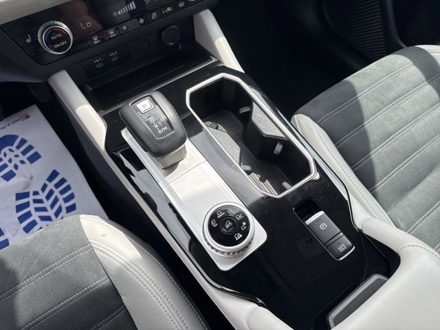 2025 Mitsubishi Outlander SE - Photo 24