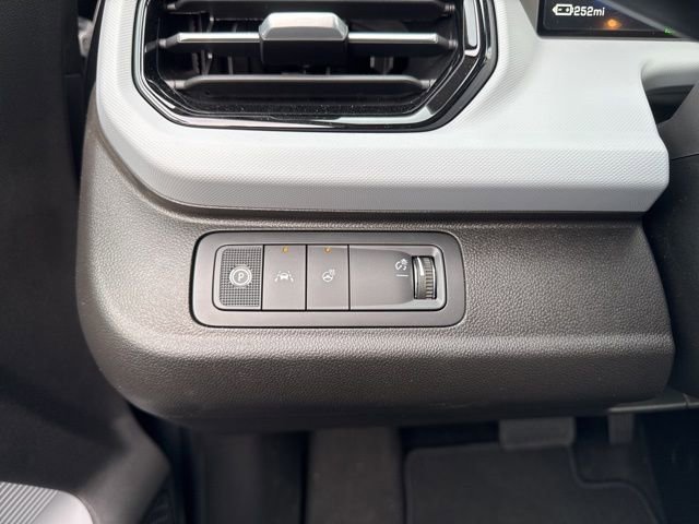 2027 Chevrolet Bolt RS - Photo 22