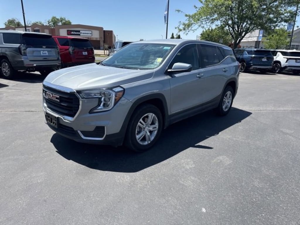 Used 2024 GMC Terrain SLE SUV