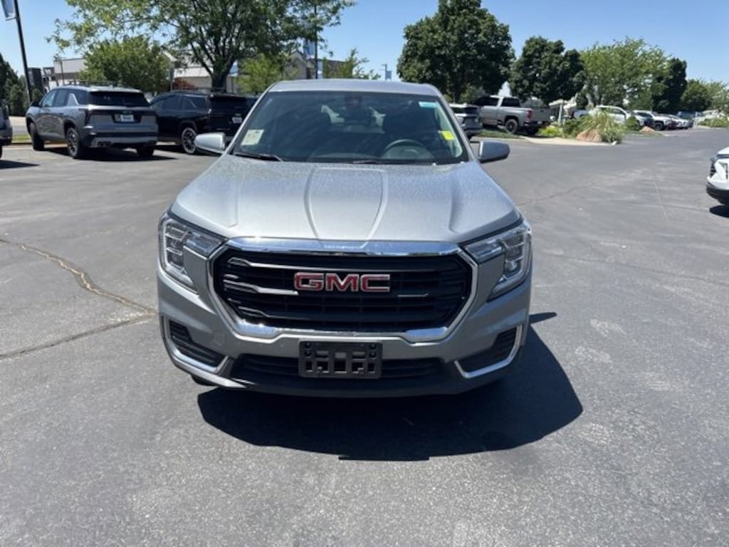 Used 2024 GMC Terrain SLE SUV