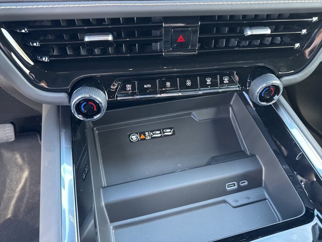 2026 Chevrolet Suburban Premier - Photo 29