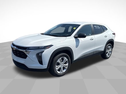 2025 Chevrolet Trax LS SUV