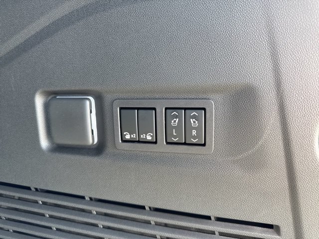 2026 Chevrolet Suburban Premier - Photo 13