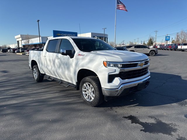 2024 Chevrolet Silverado 1500 LT's photo