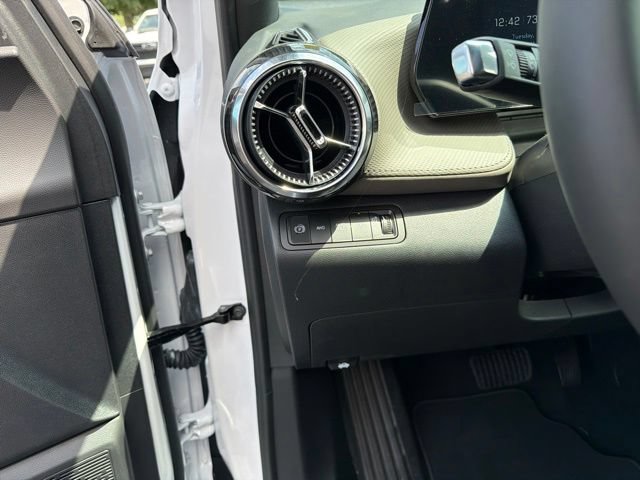 2027 Chevrolet Equinox LT - Photo 18