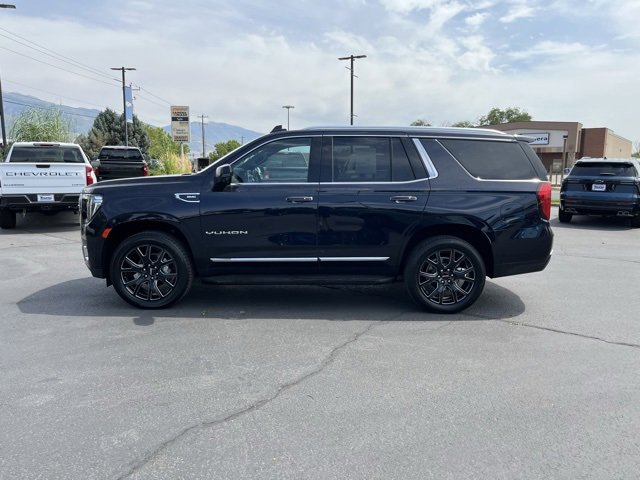 2024 Gmc Yukon SLT photo 3