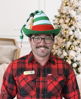 Staff member Eric Yue  from ID_011d83a939c1