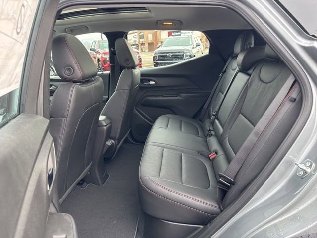 2027 Chevrolet Bolt RS - Photo 13
